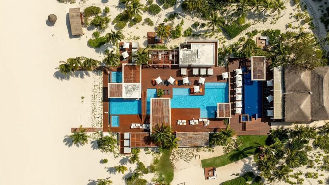 2BR Beach & Marina front Condo w/ Top Features