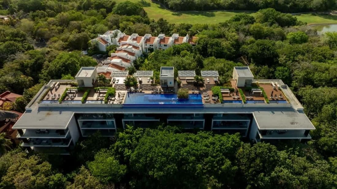3BR Luxury Condo w/ Private Rooftop Pool & Gym