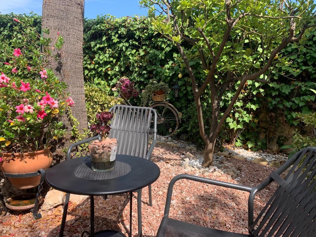 The Garden RA Floor Private Rooms, Pool, Garden Access