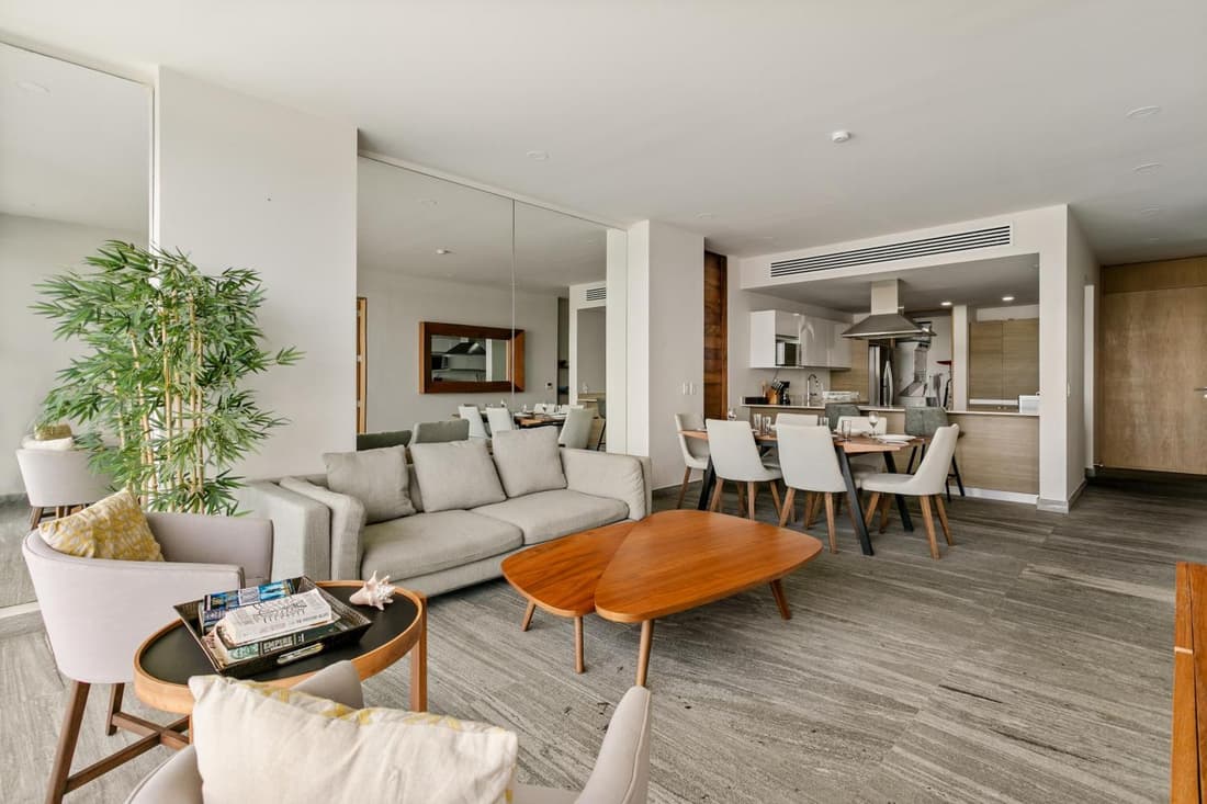 Classic 2BR Condo pool near beach