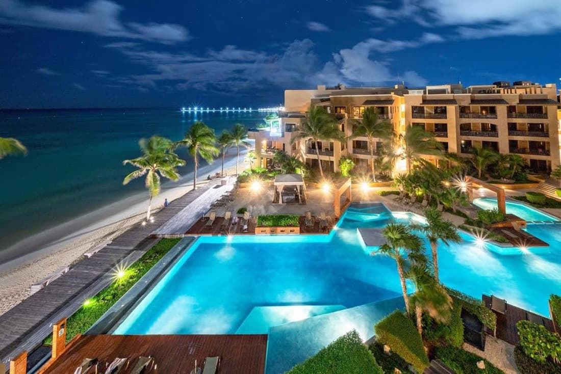 Beach Front - Ocean View 1 BR Condo with Terrace & Hughe Infinity Pool Heart of Playa del Carmen-El Faro Residental Surf 407