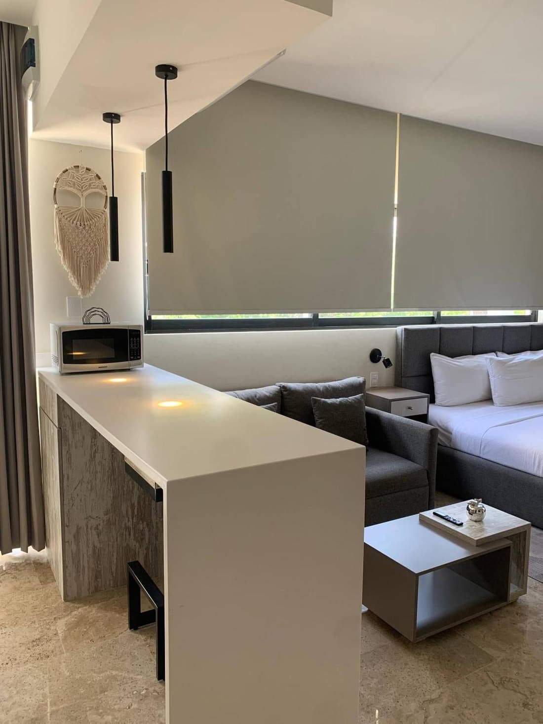 Perfect studio light and nature in Aldea Zama