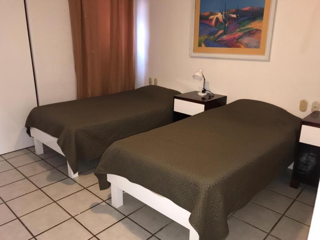 Depa cerca de mar