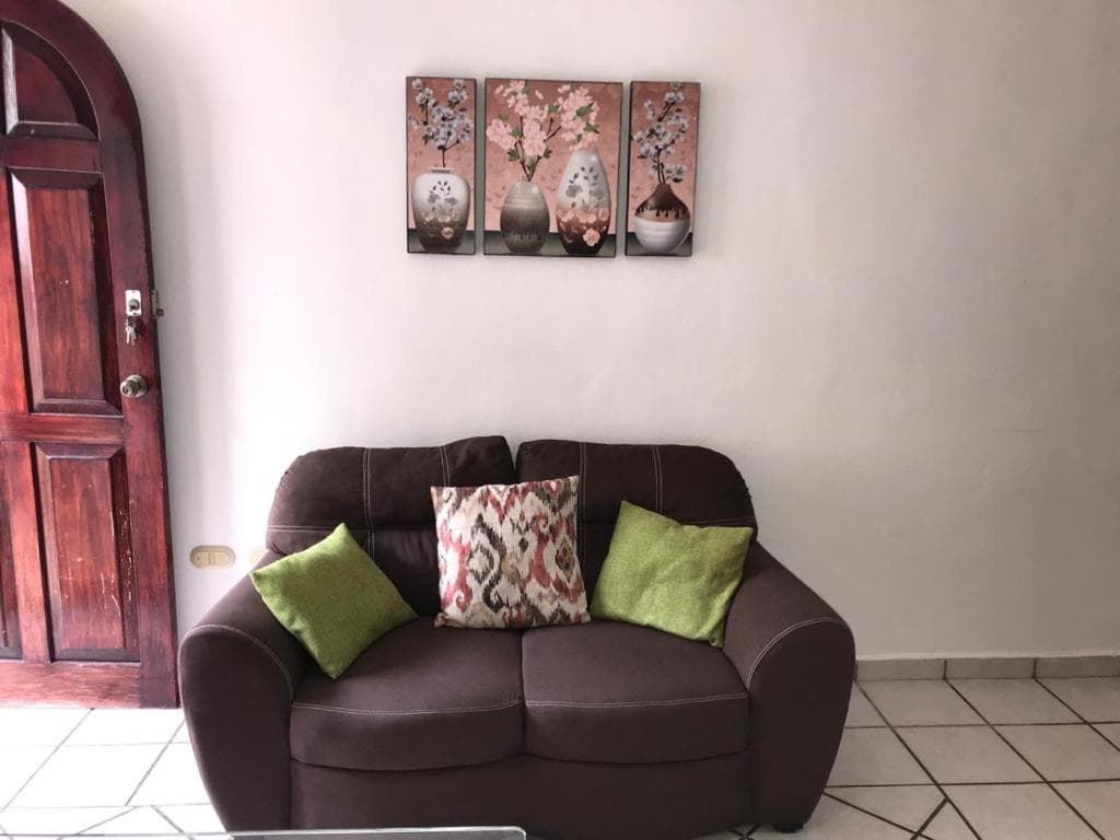 Depa cerca de mar