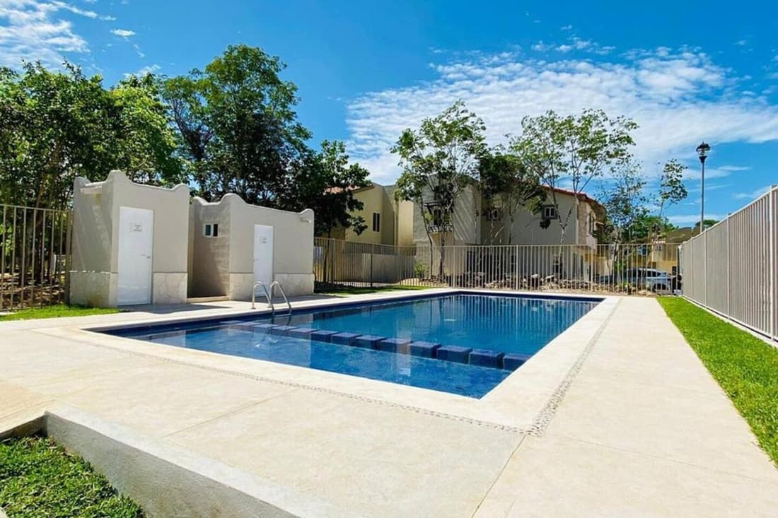 Casa Cómoda en Privada con Canchas y Alberca