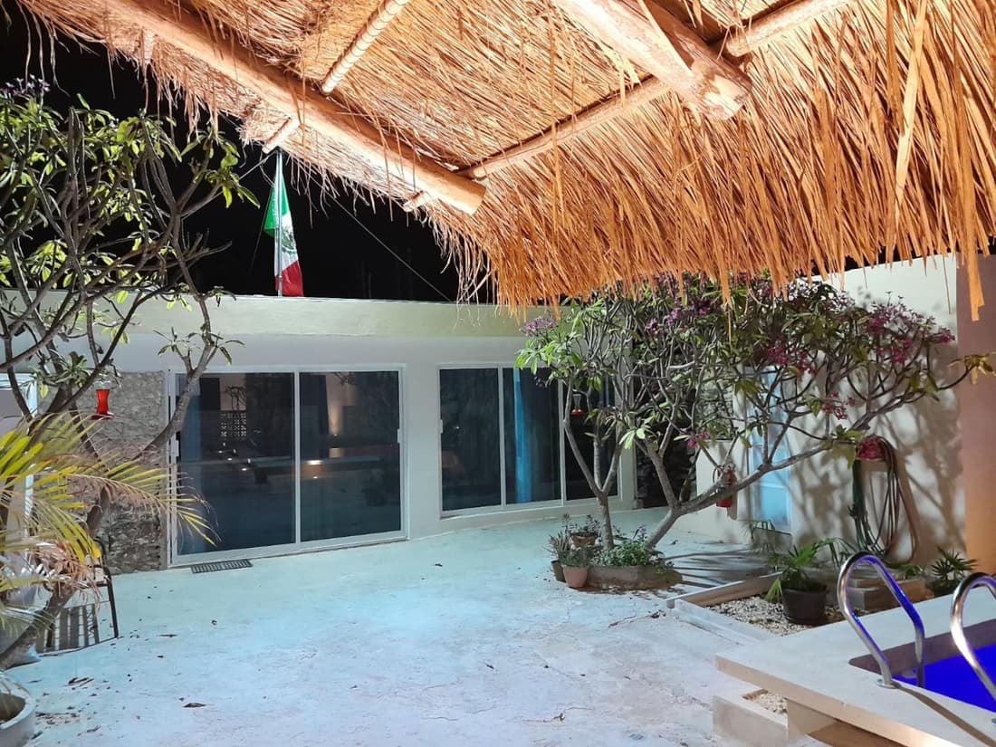 Casa Flores de Mayo