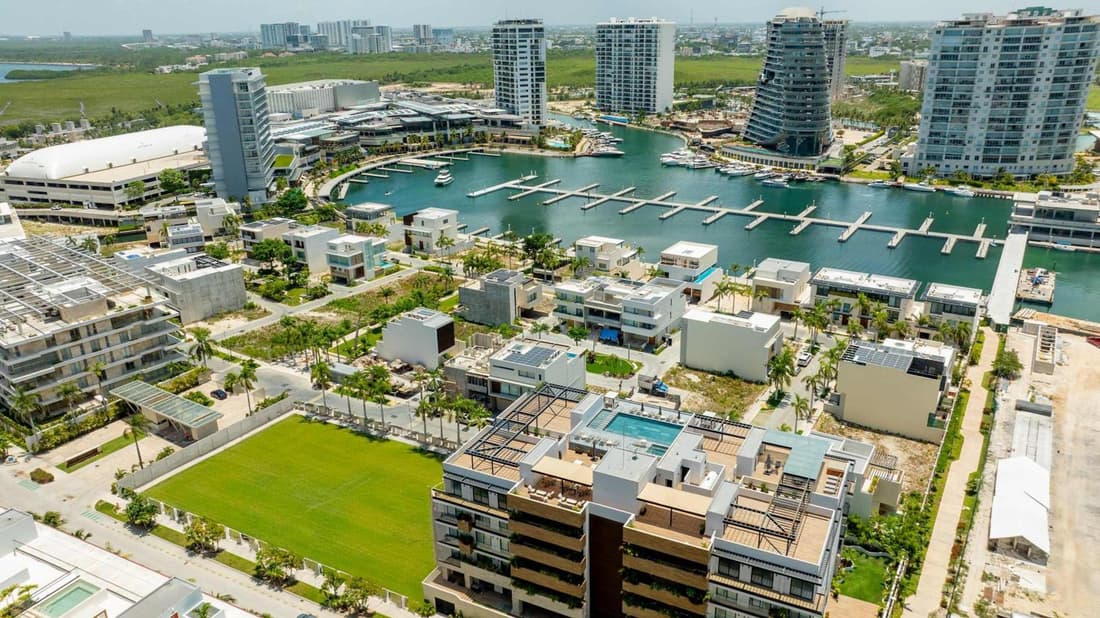 Modern Apartment with Marina & Beach Access