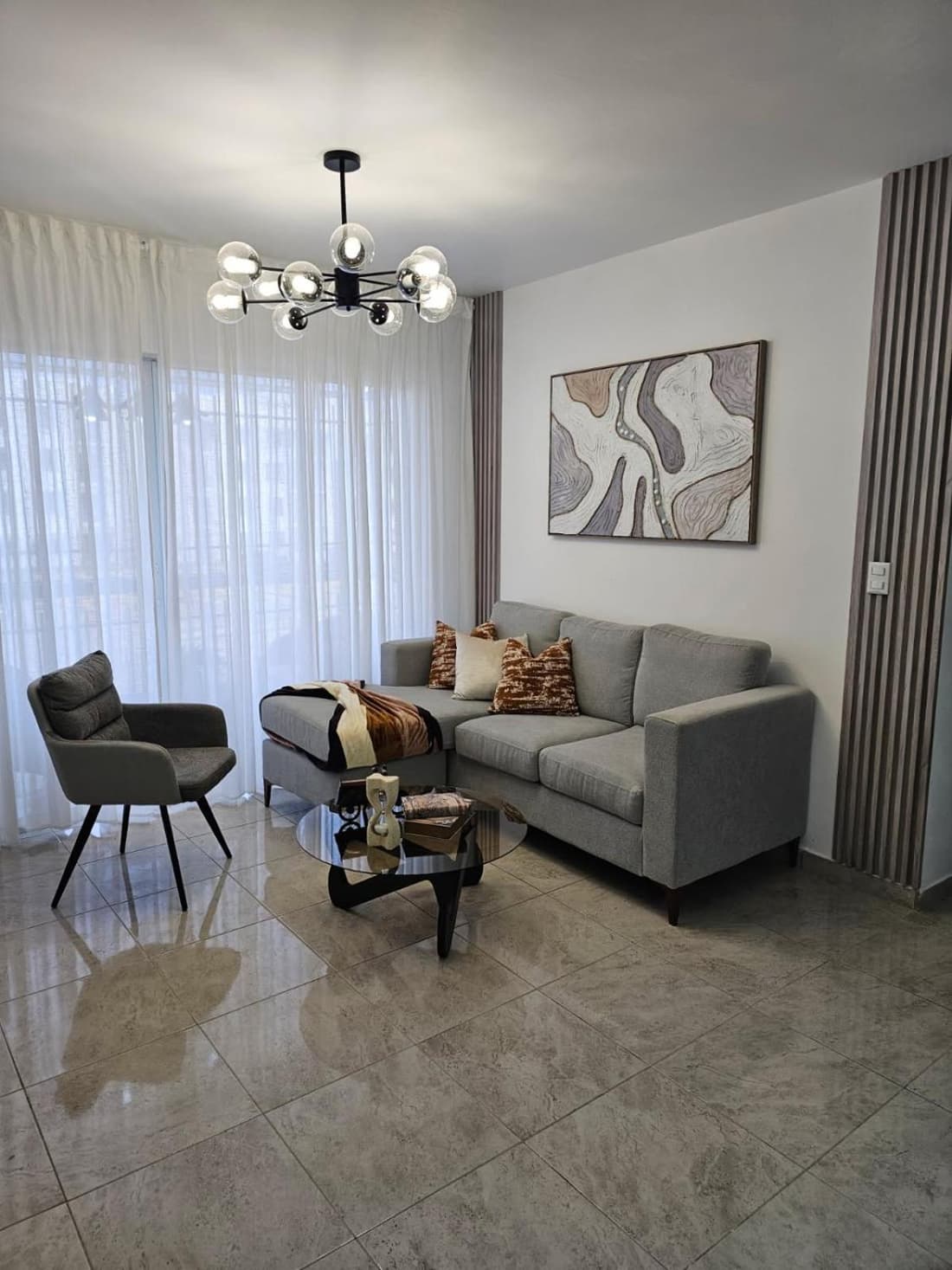 Modern 3BR Apmt Near Airport & Beach