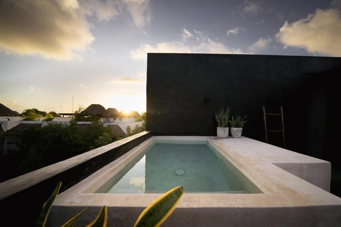 Luxury Trio Villas, 7 Pools, 12 BRs, 32 Pax