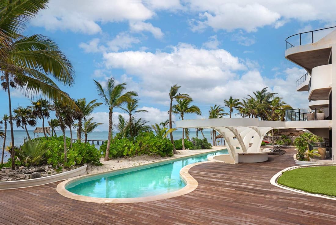 Beachfront 3BR Condo at Tankah Bay