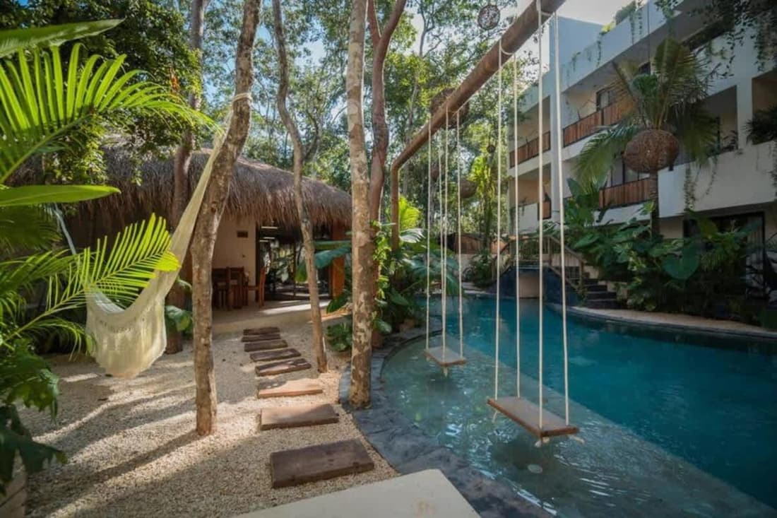 Tulum Getaway - 1BR with 2 Queen Beds Pool Office Area & Gym