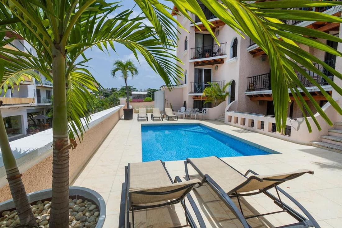 Colonial Beach Apartment and 4th Floor
