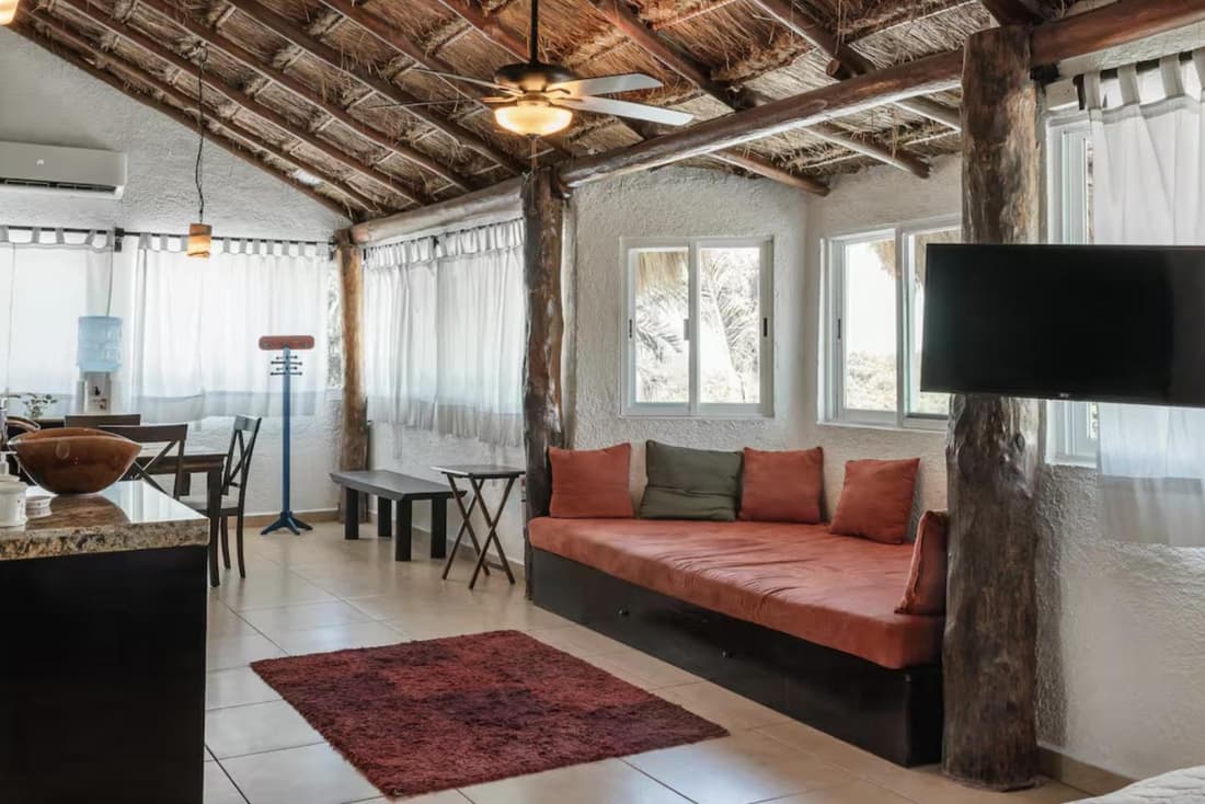 Cozy studios, walking distance to the beach
