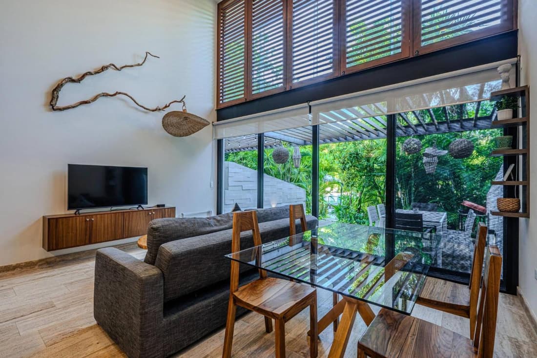 Ground F HTub, Jungle Sanctuary Beach walkable !