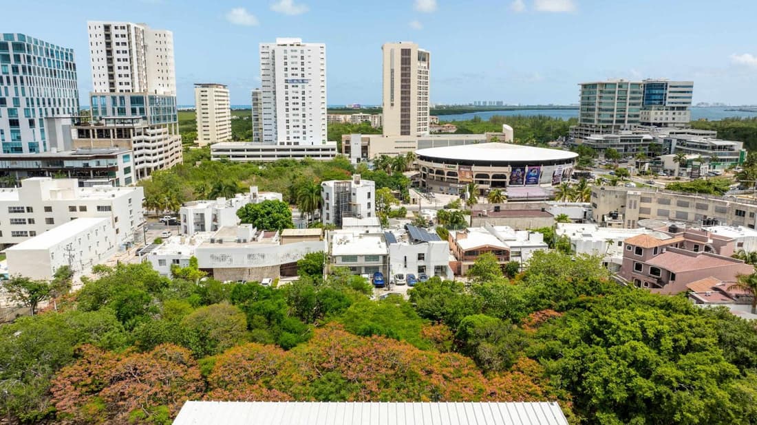 Remote Work Ready Studio with Coworking and Views