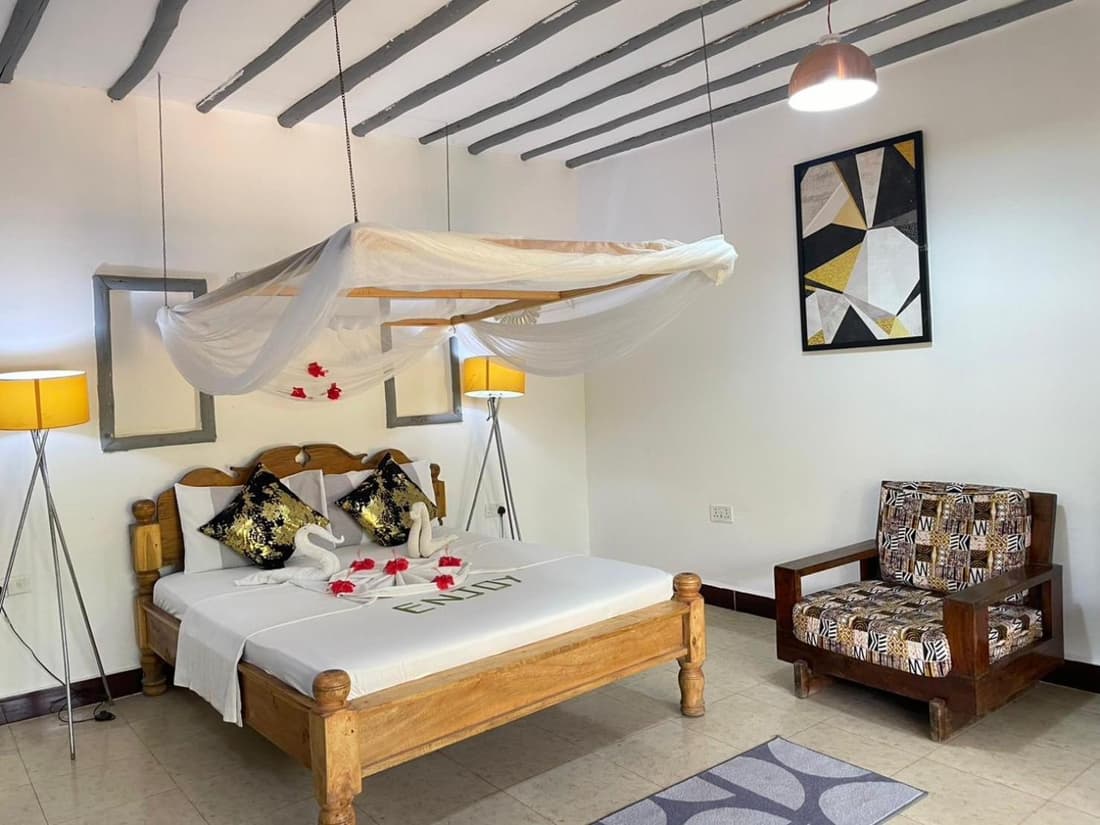 Zanzllywood Uroa Beach Apartments