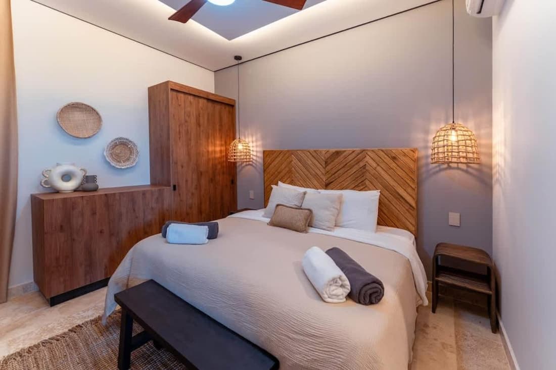 AMIRA - Stylish Penthouse with Rooftop Pool & Sea Horizon