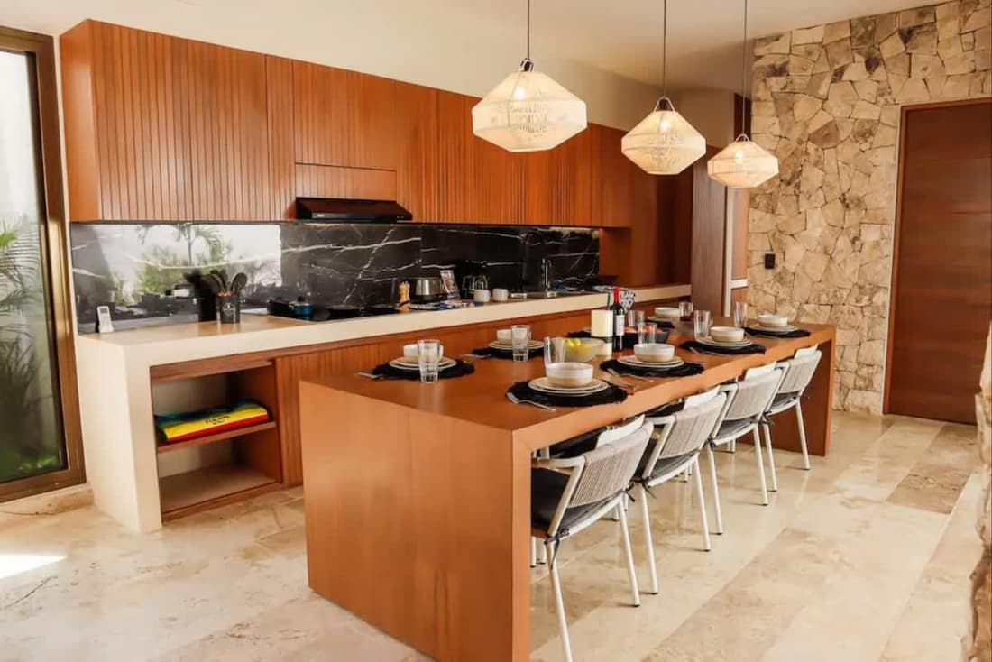 Huge 10BR Luxury Villa complex with Private Pool & Serene Setting