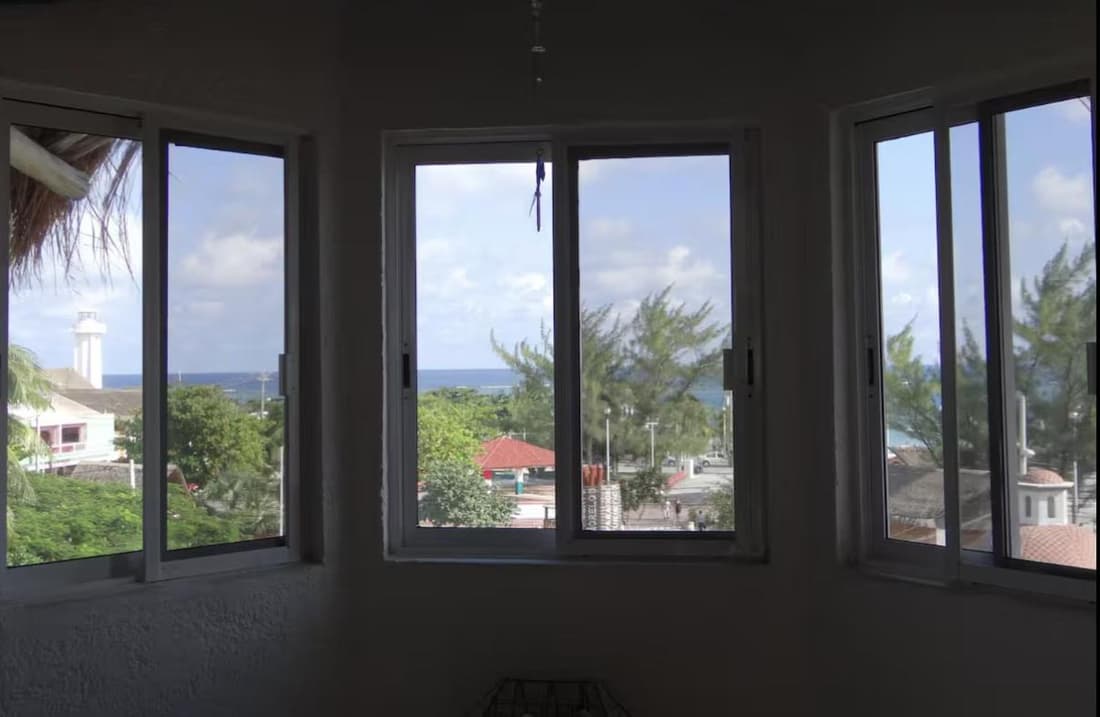 Cozy studios, walking distance to the beach