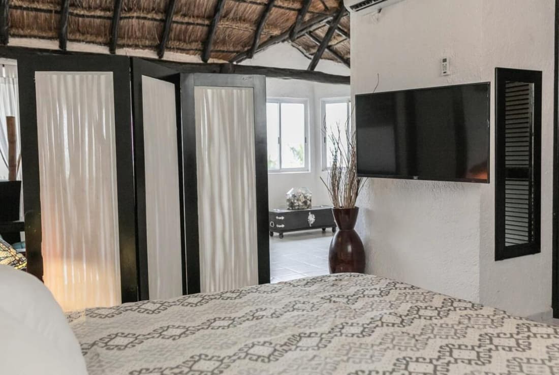 Cozy studios, walking distance to the beach