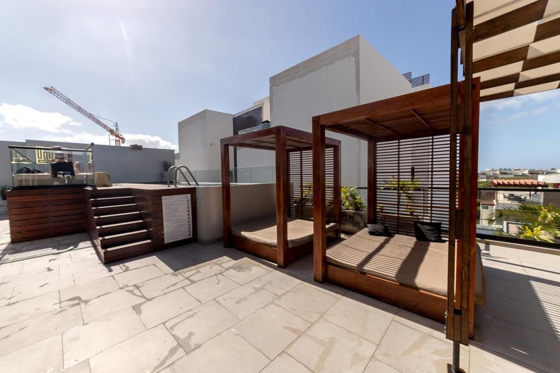 Modern Apartment with Pool in Playa del Carmen 2 BR