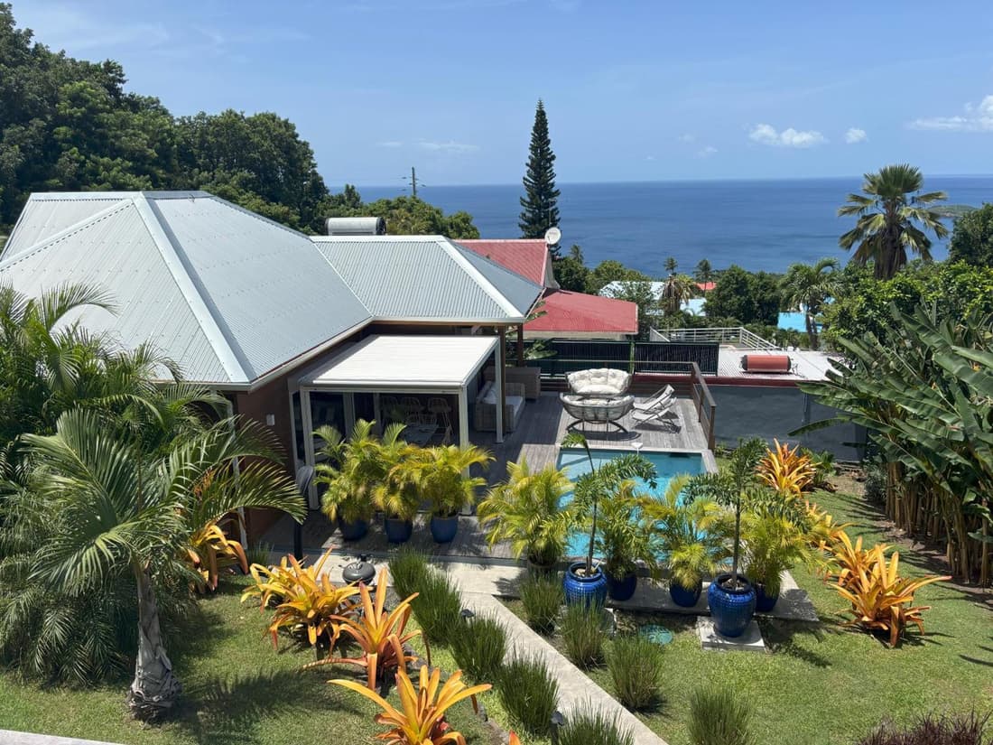 Villas Bleu Malendure luxueuses 4 étoiles - vue mer - face à la réserve Cousteau - jardin tropical