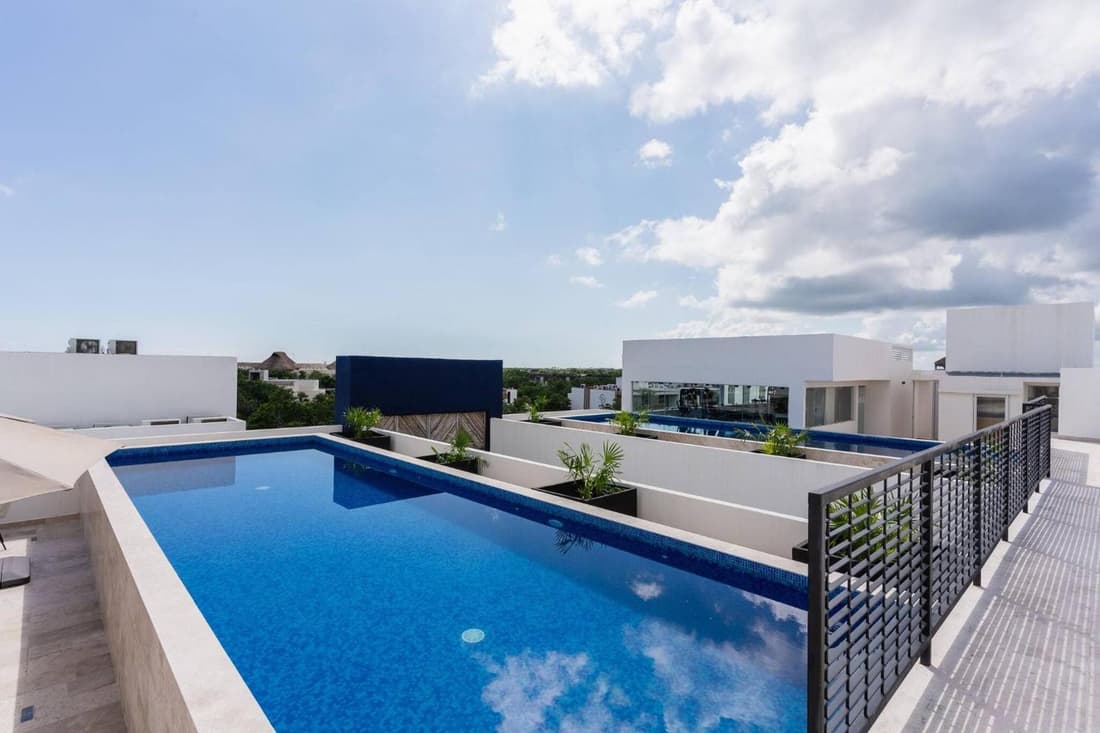 Modern and bright Rooftop pools gym cowork