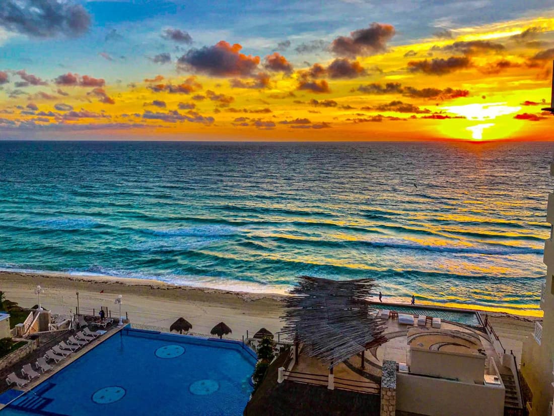 Oceanfront Apartments Cancun