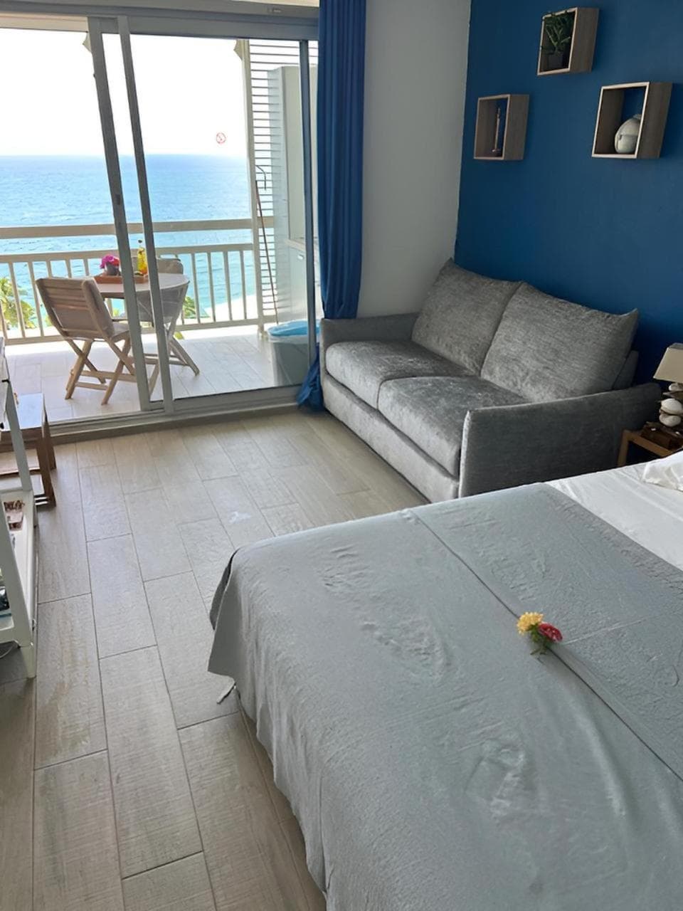 Diamant Bleu studio, piscine, vue mer