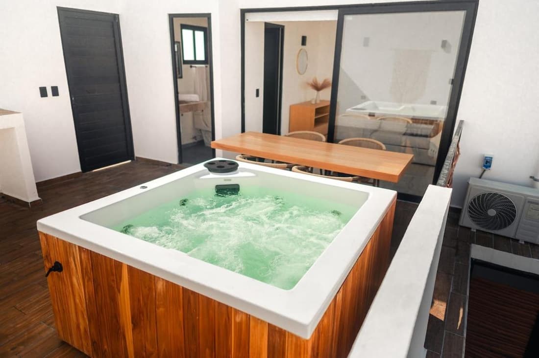 PH 3BR Jacuzzi beach club pass