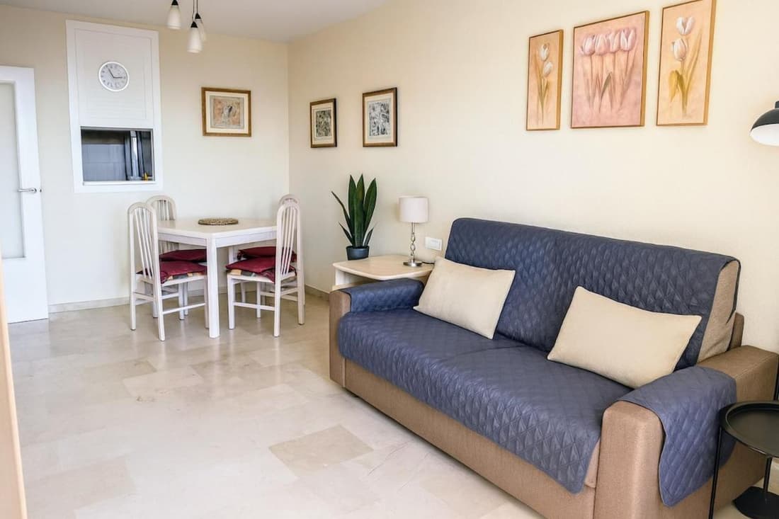 Apartamento con Vistas al Mar y Parking Cubierto