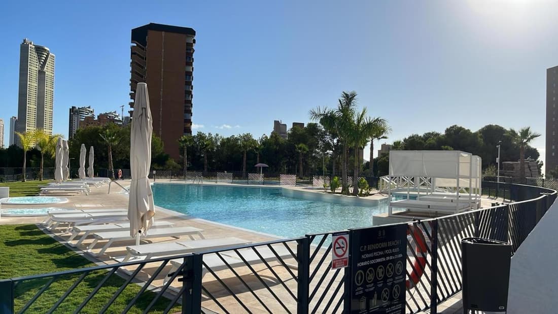 Luxury Apartment - Benidorm Beach - Sea Views, Pool & Terrace