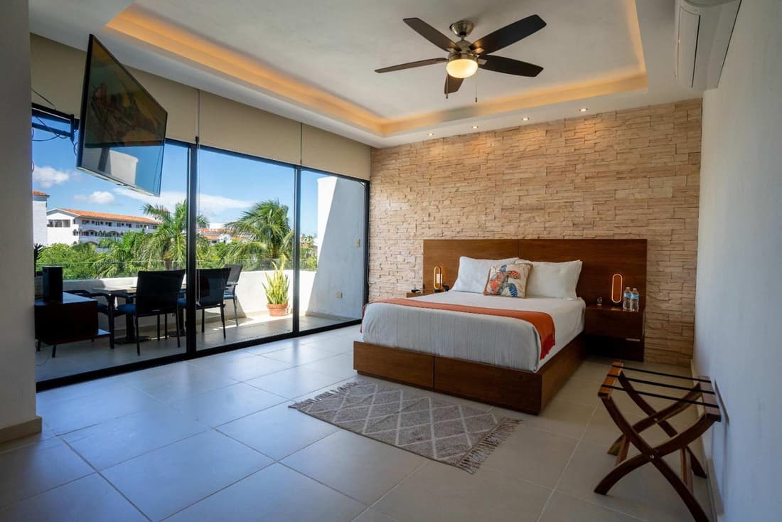 Luxury Holiday Apartment by the Lagoon