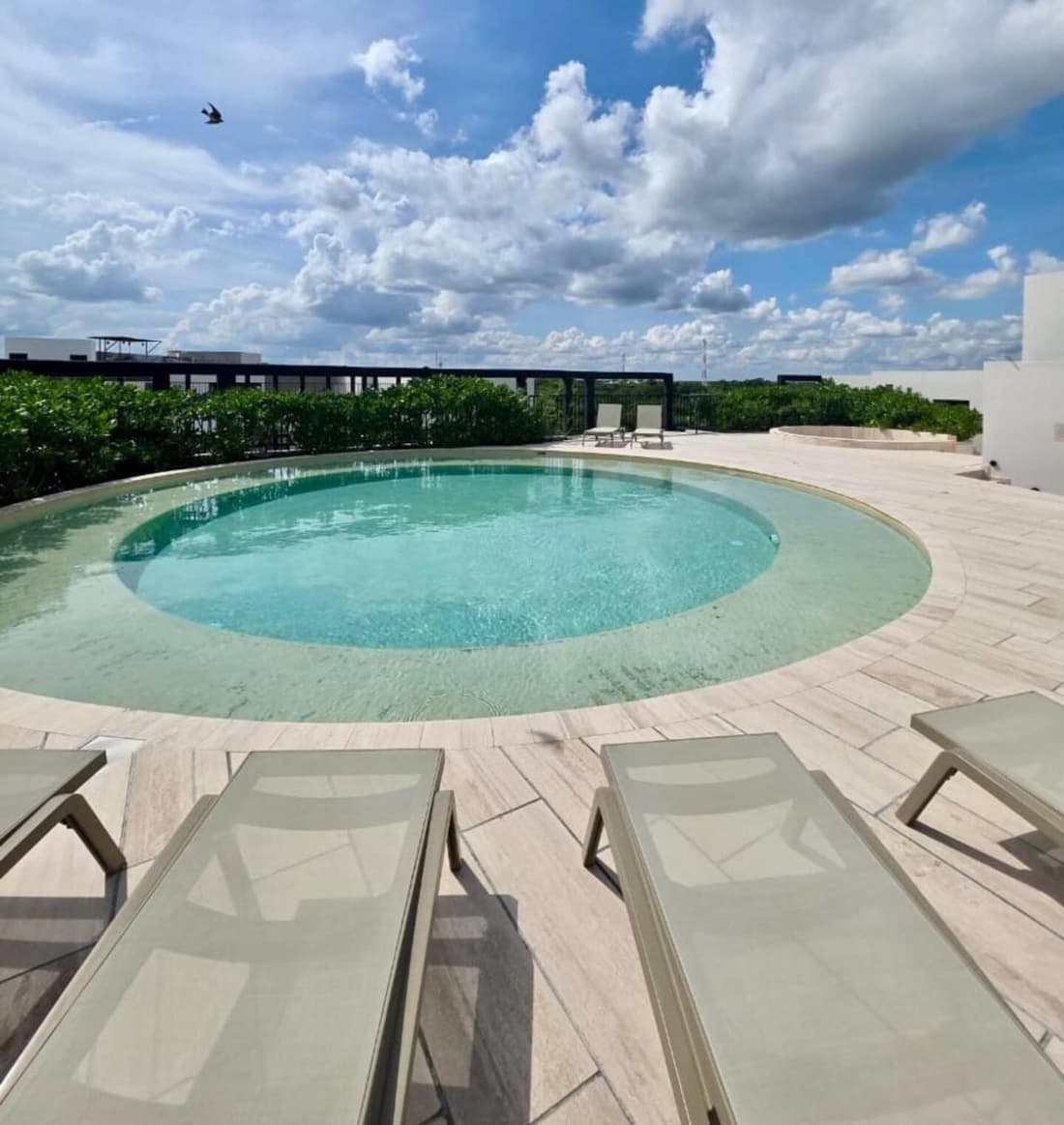 Hacienda 3BR Pool, Parking & Padel Heushaven