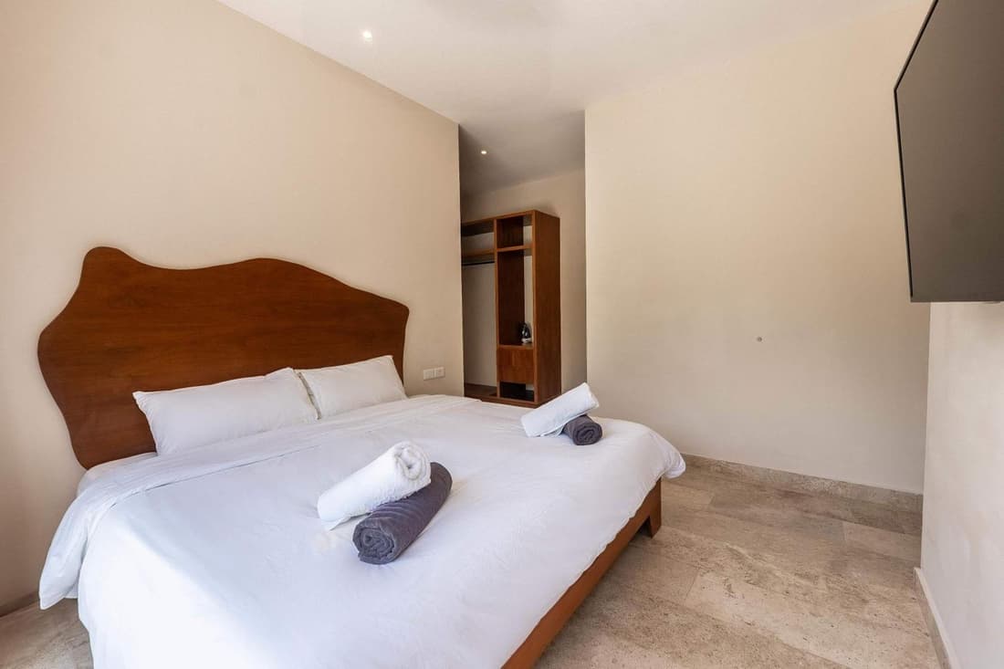 Chic 6BR Dual villa with 4 Private Pools & Concierge