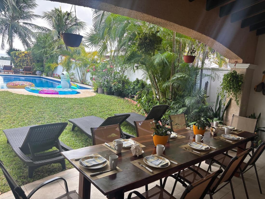 Magnifica Villa Palmeras luxurious 4 Br 6 Bds 4 Ba private pool lagoon front super fast Wifi