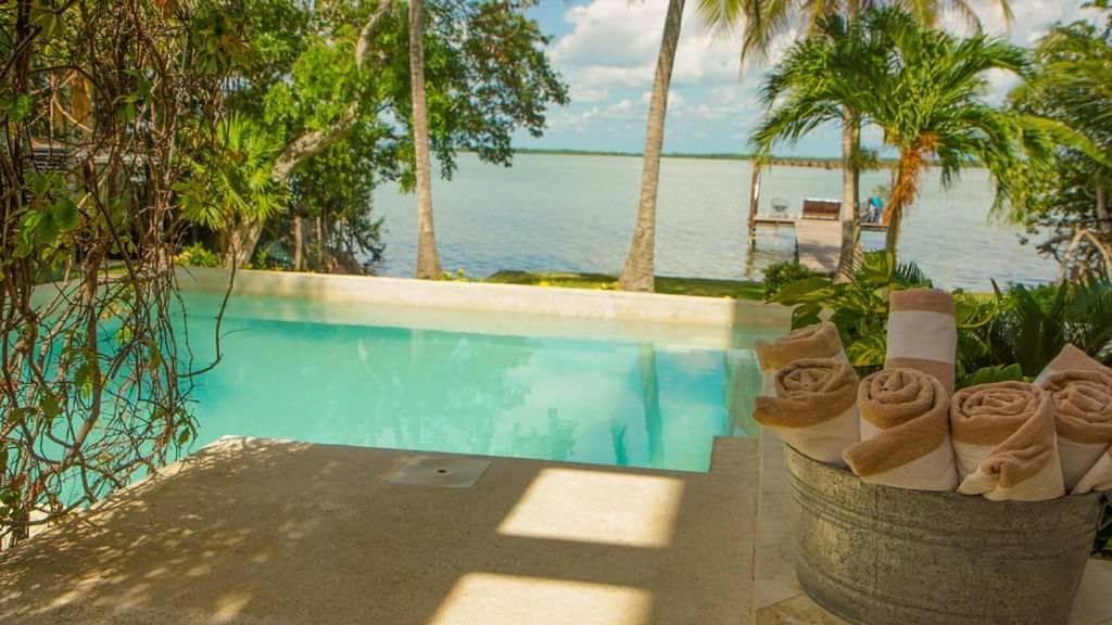 7BR Beautiful Waterfront Villa - Perfect Getaway