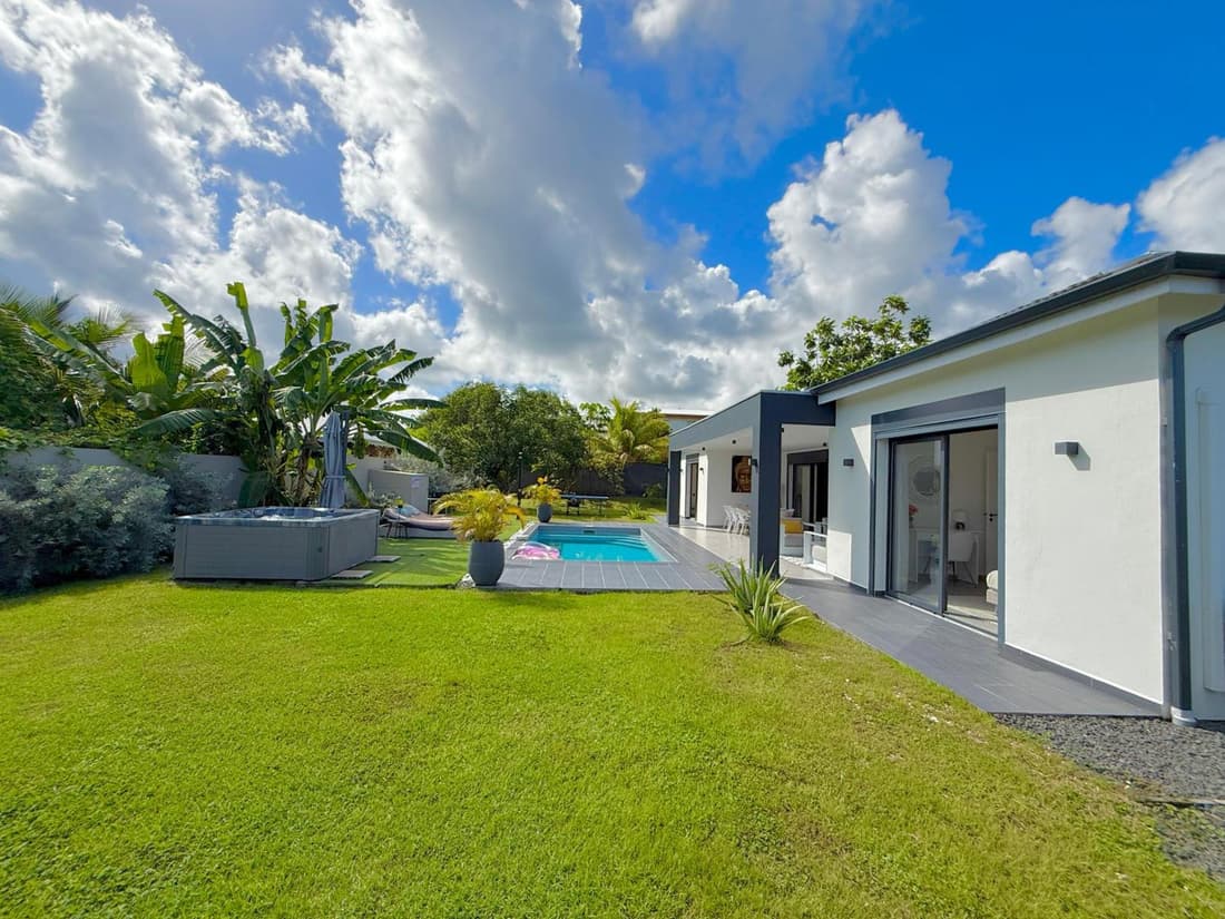 Villa CANELLE FWI 4 Étoiles piscine jacuzzi beach surf
