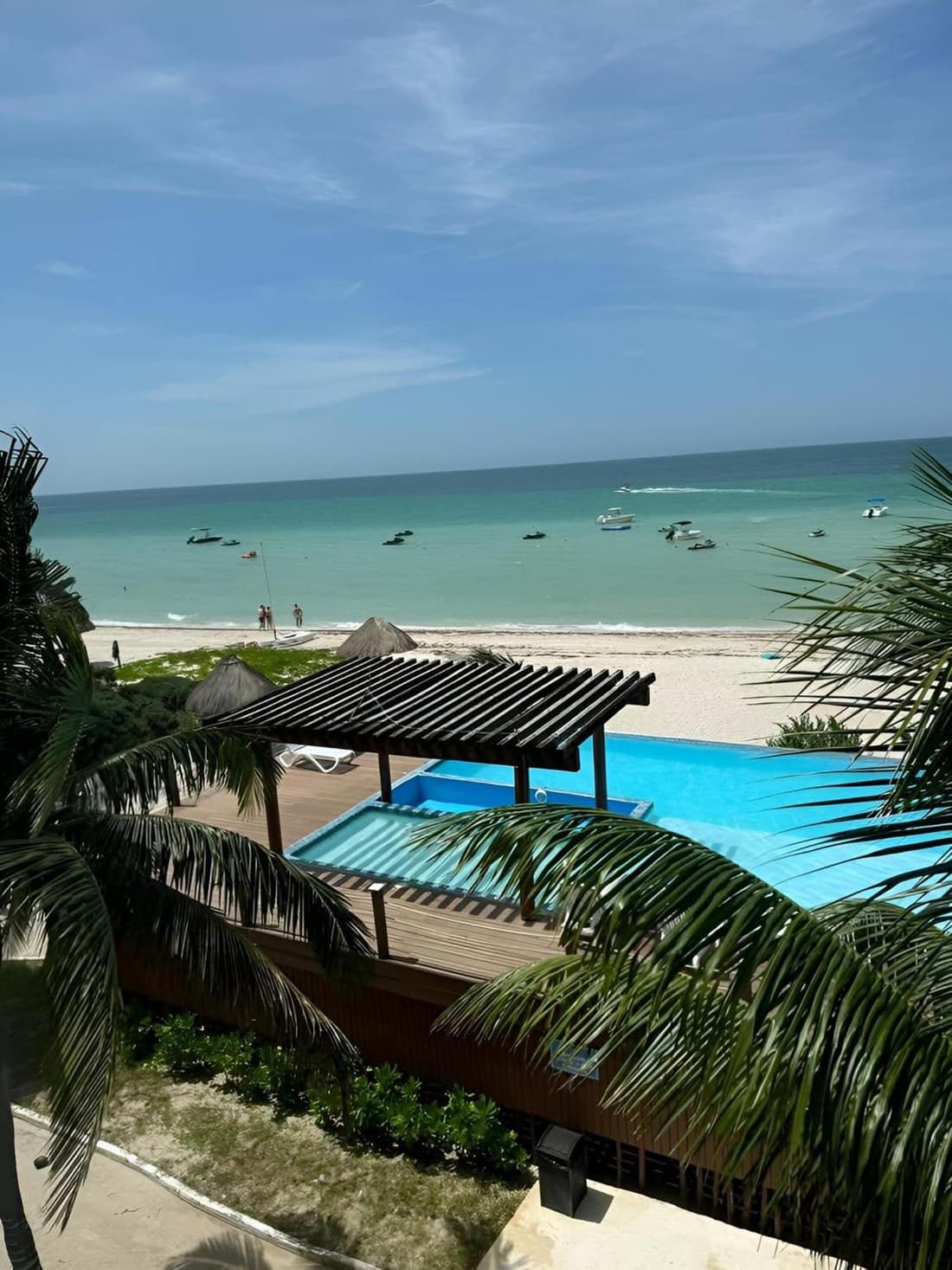 Departamento frente al mar con alberca