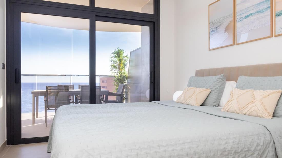 SUNSET SAILORS vibe apartment