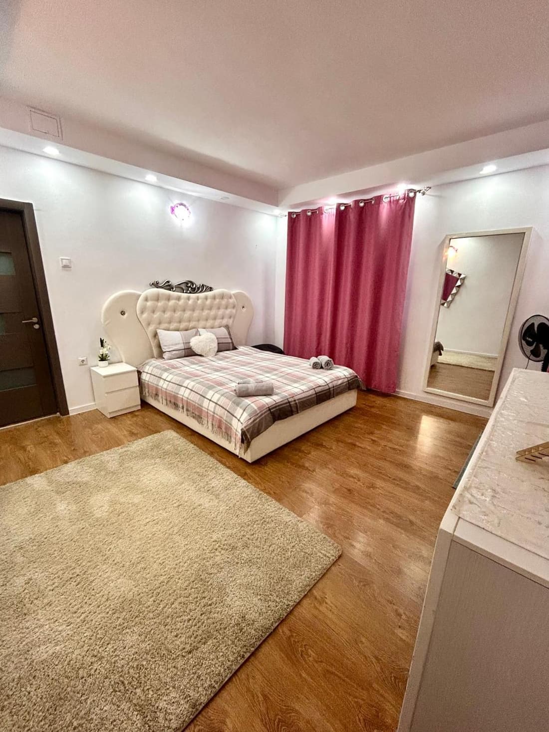 Simple and Cozy Room in Voluntari