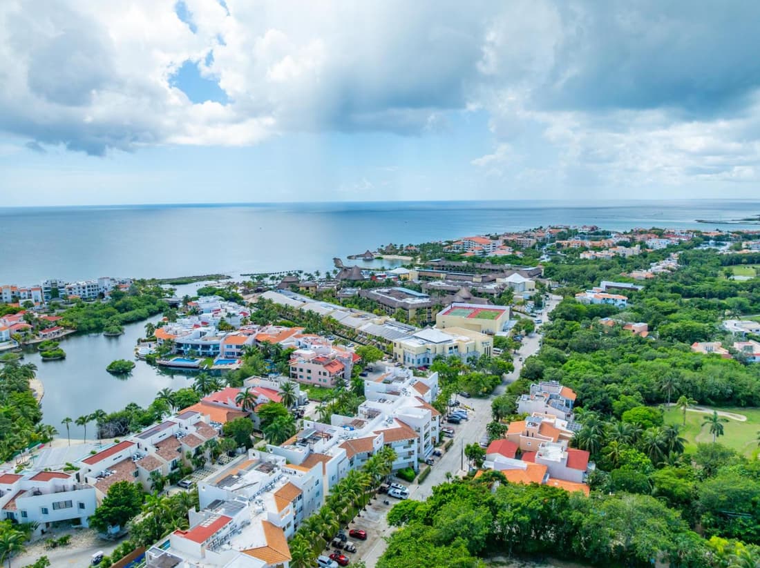 7BR Private Jacuzzi & Pool Villa Sleeps 16 Walk to Beach Lagoon and Golf