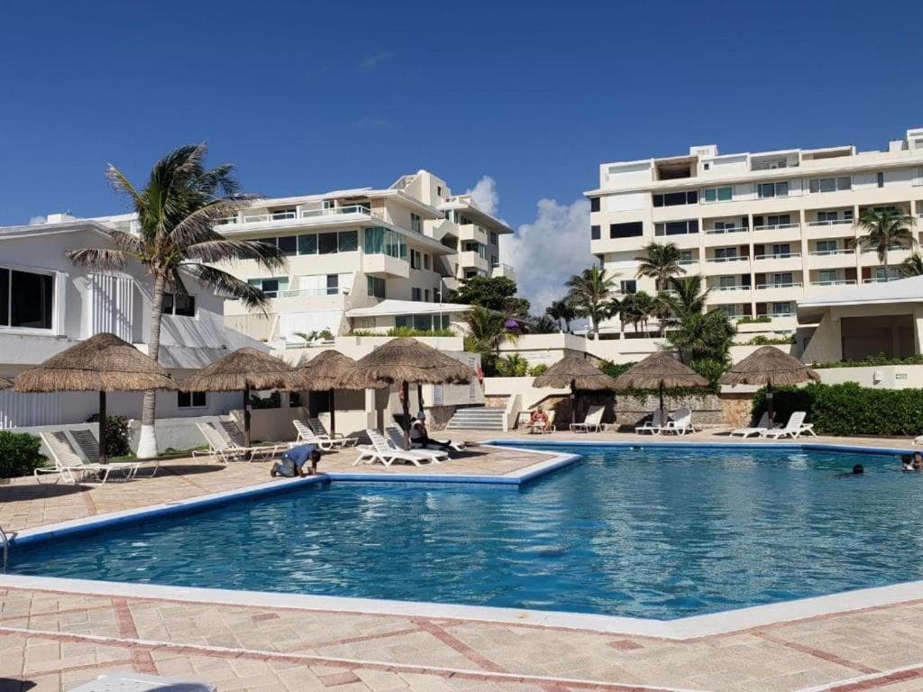Beachfront Apartment in Cancun