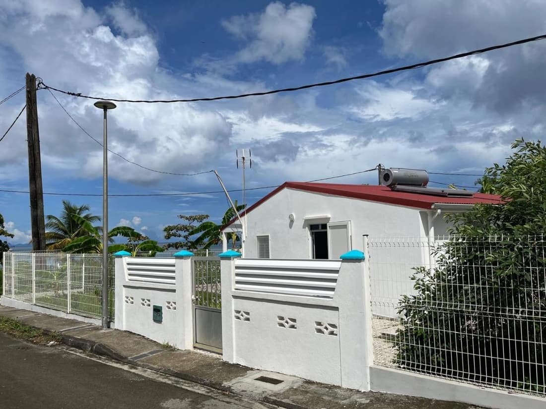 Charmante maison avec vue sur mer - Plage à 1mn à pieds