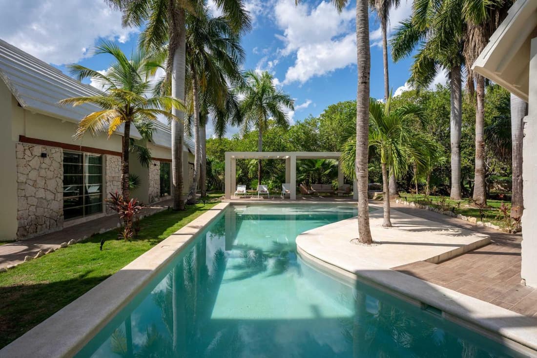 Casa Coral - 2BR - Tropical Hideout with Pool