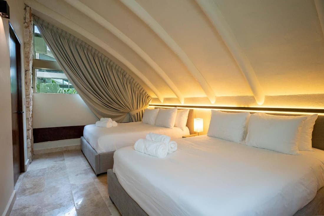 Casa Coral - 2BR - Tropical Hideout with Pool