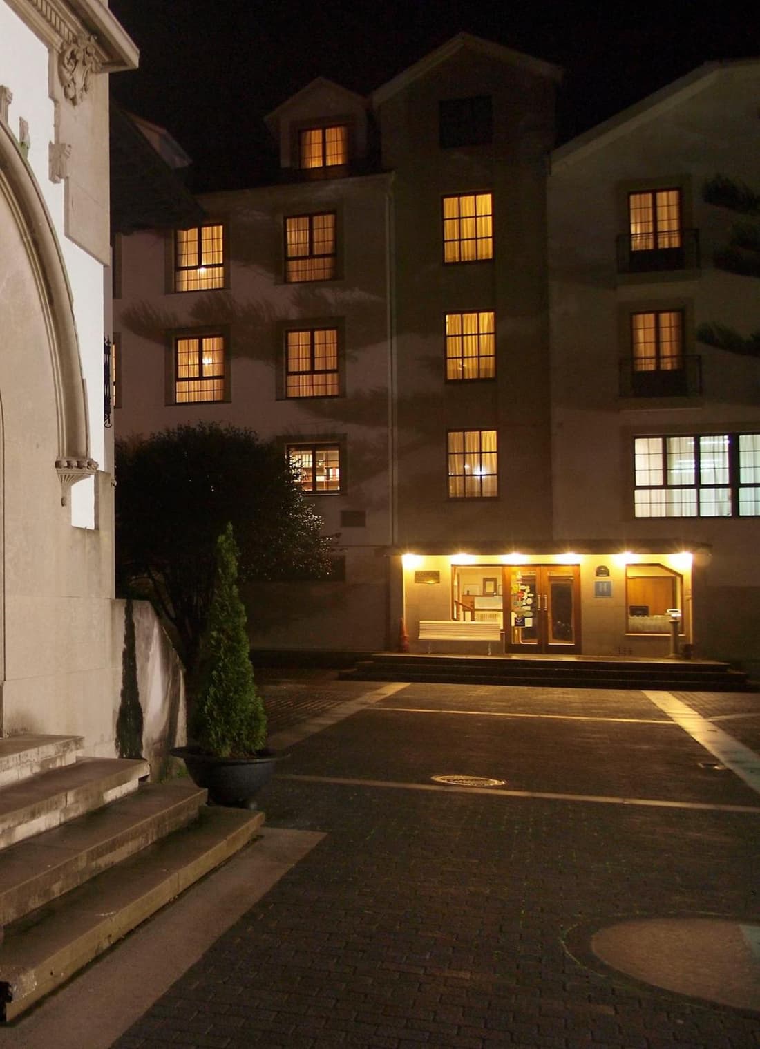 Hotel y Apartamentos Arias