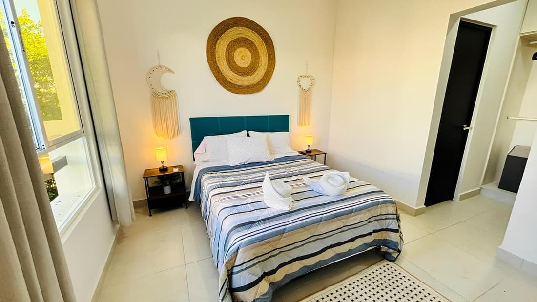 Departamento moderno con alberca ideal para una escapada cómoda