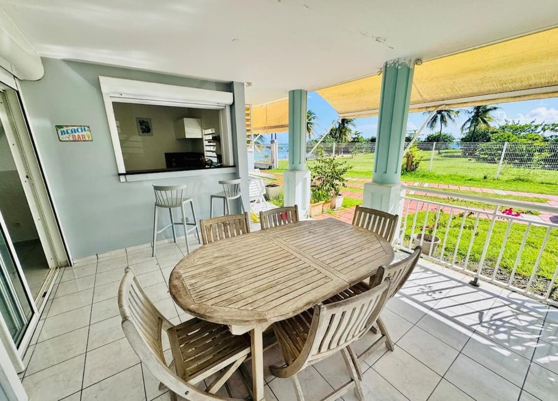 Appartement paradisiaque les pieds dans l'eau