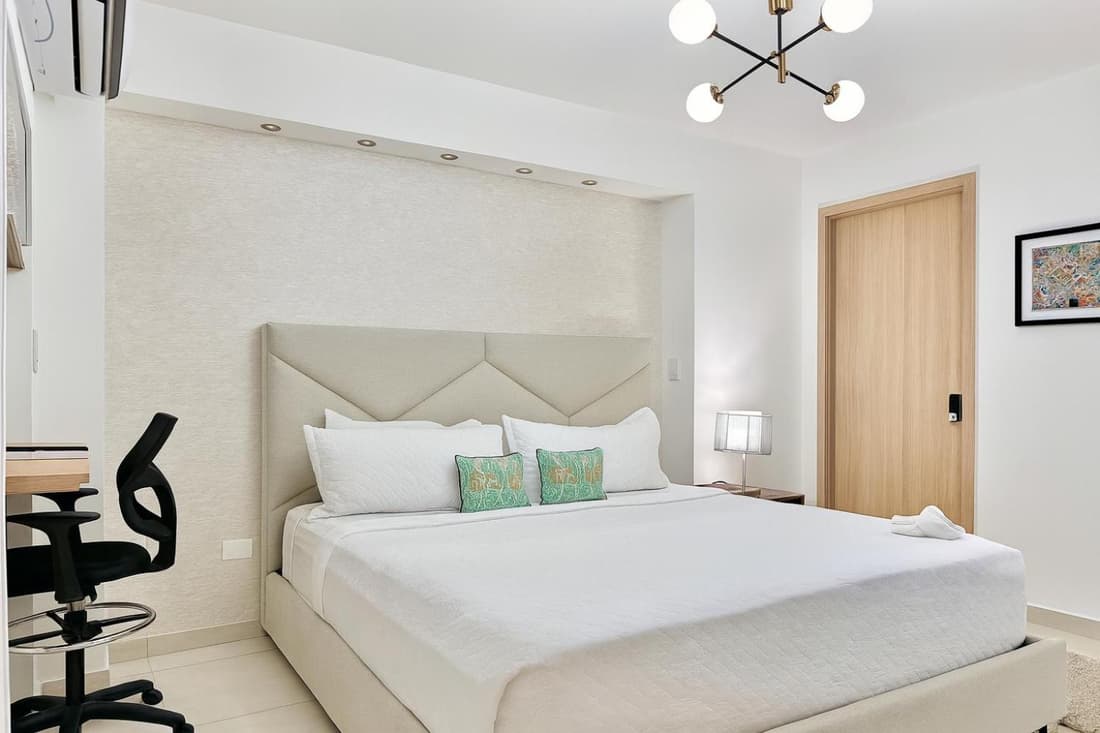 Modern Apartment in Arroyo Hondo with Pool Gym and Balcony